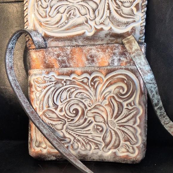 Patricia Nash Floral Embossed Leather Crossbody Bag Gold - Picture 4 of 8